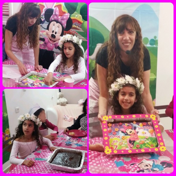 מקשטים את העוגה ביחד עם איילין בערכת קישוט הייחודית שלנו